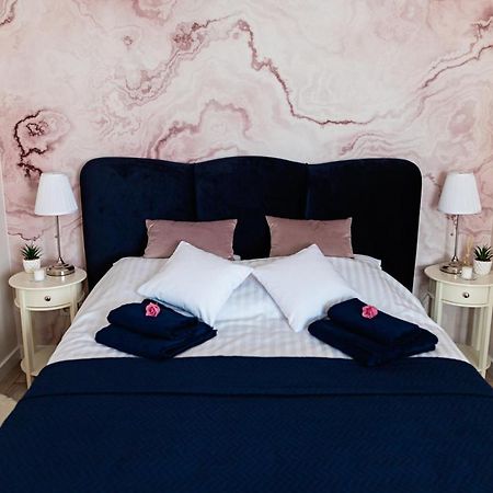 Apartament Bella Rosa Z Podziemnym Parkingiem 키엘체 외부 사진