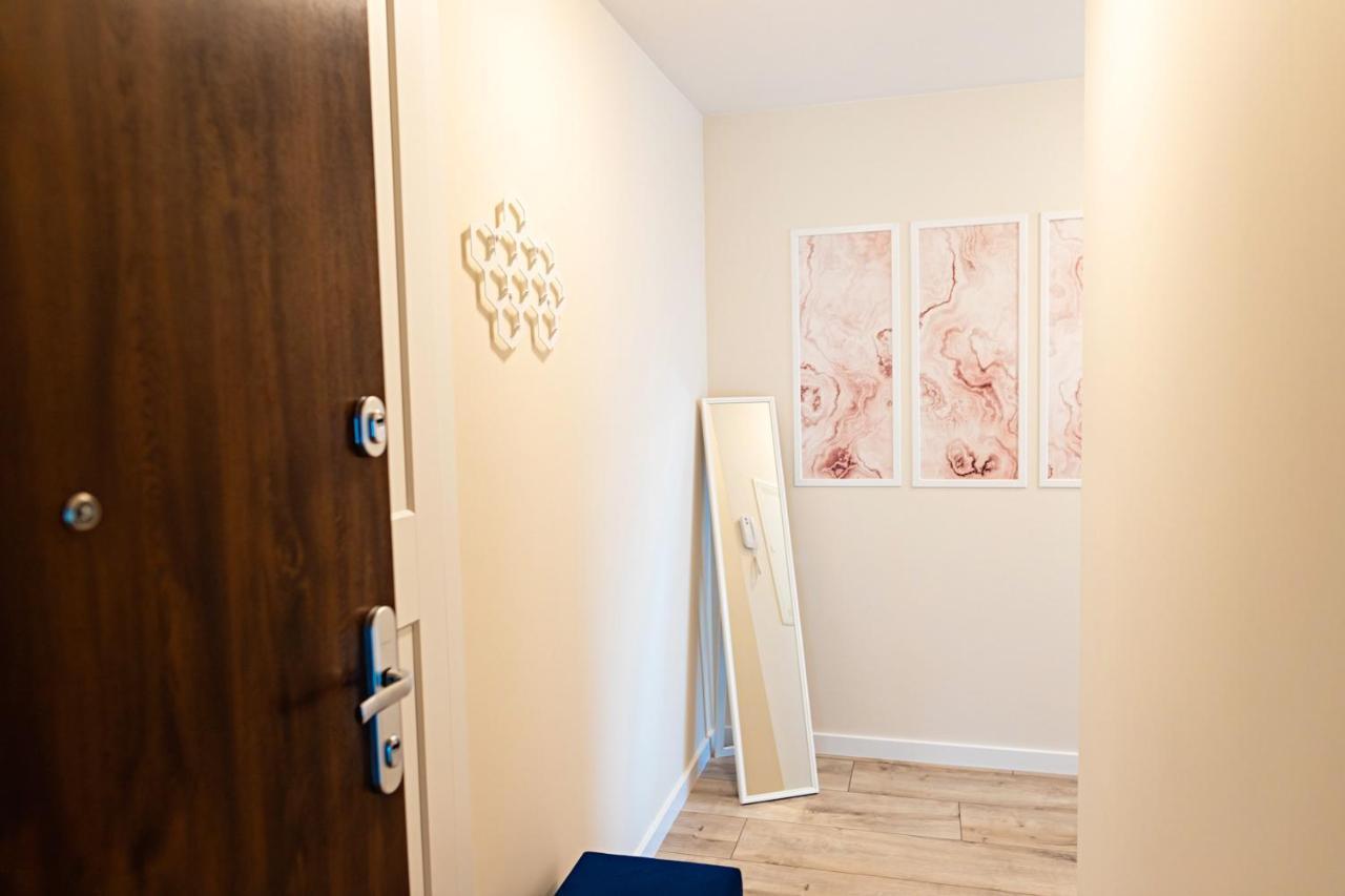 Apartament Bella Rosa Z Podziemnym Parkingiem 키엘체 외부 사진